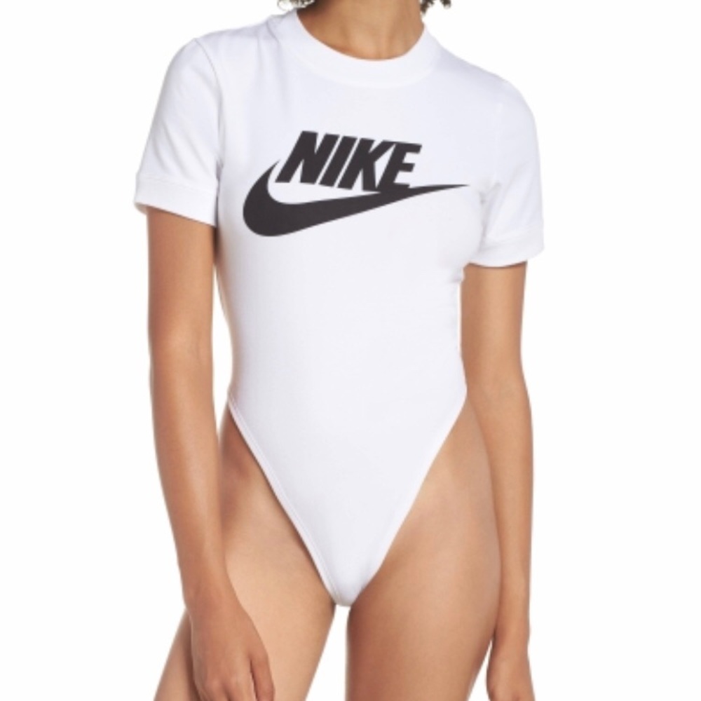 Nike essential women’s bodysuit